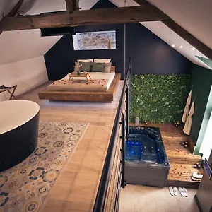  Hébergement de vacances Maison Avec Jacuzzi Privatif